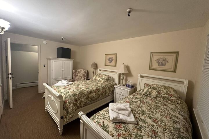 Room 49 of 65