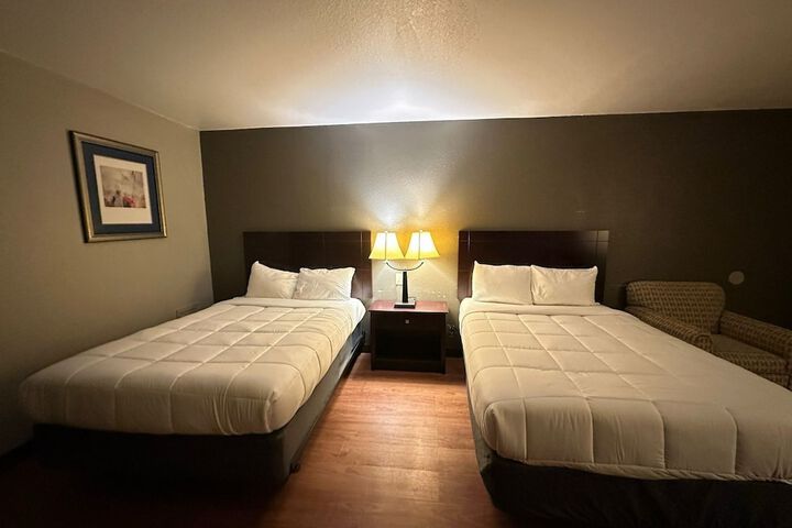 Room 9 of 11
