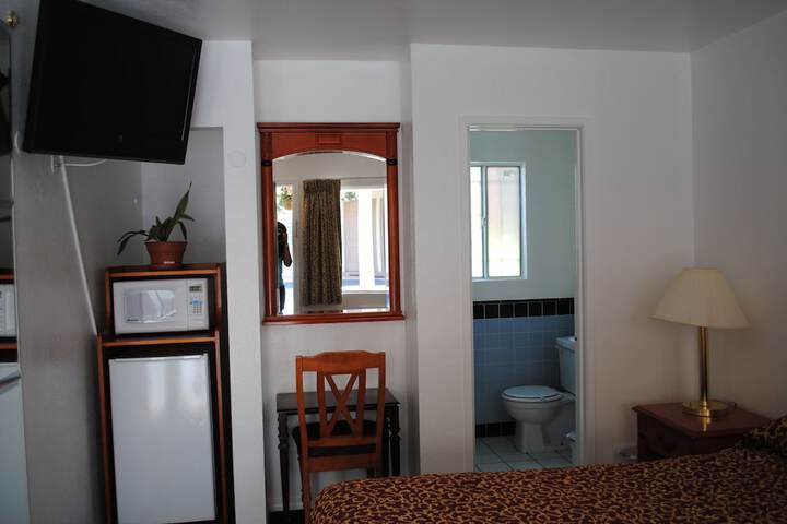Room 16 of 33