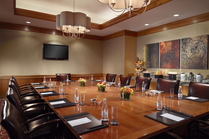Omni Los Angeles Hotel at California Plaza