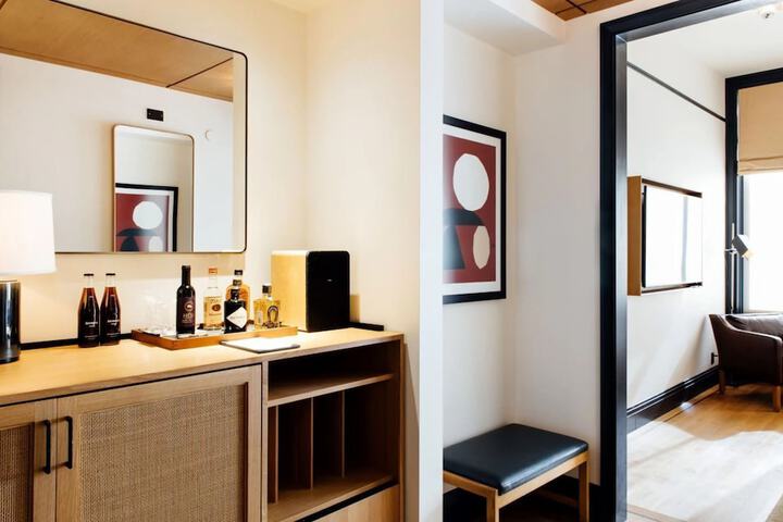 Room 34 of 49