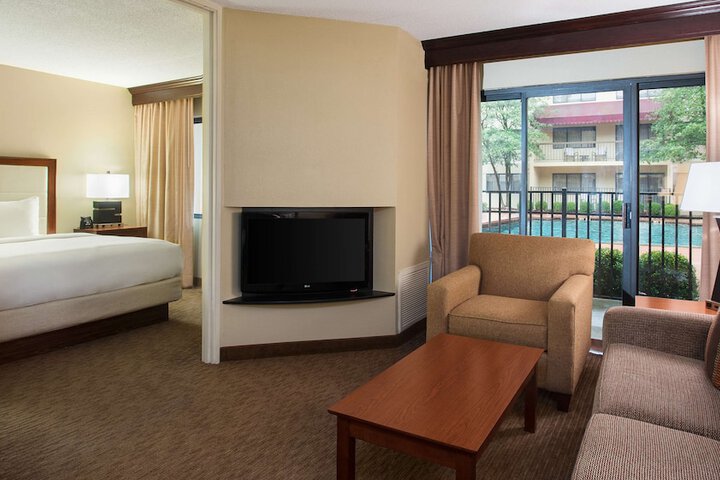 DoubleTree Suites by Hilton Hotel Cincinnati - Blue Ash