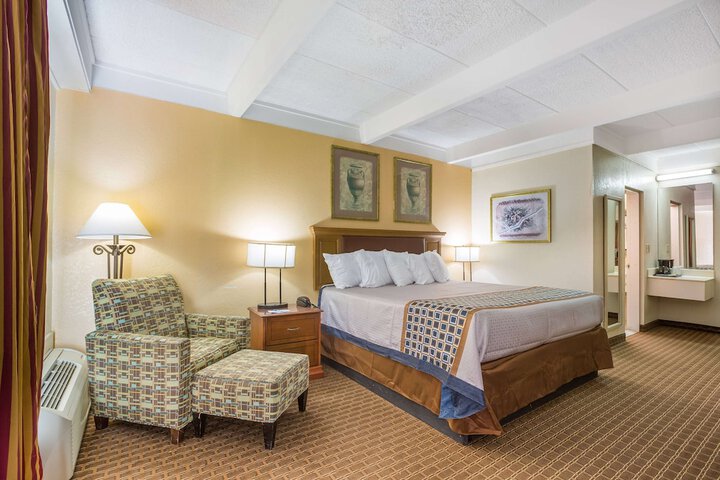 Room 19 of 25