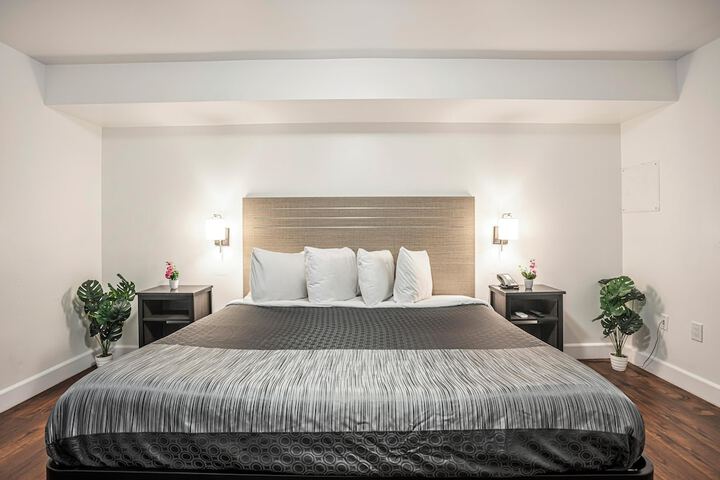 Room 30 of 42