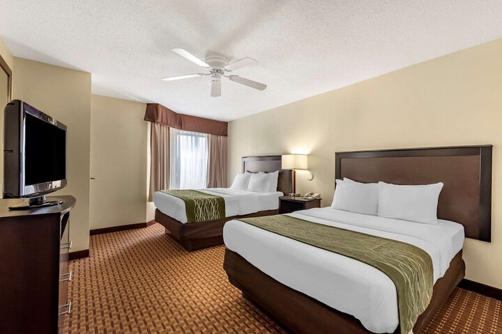 Comfort Inn & Suites Warsaw near US-30