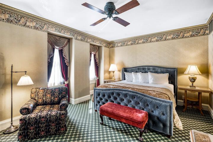 Room 80 of 128