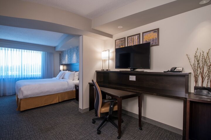 Room 18 of 38