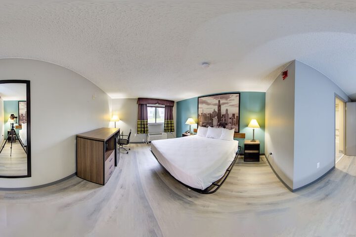 Room 27 of 40