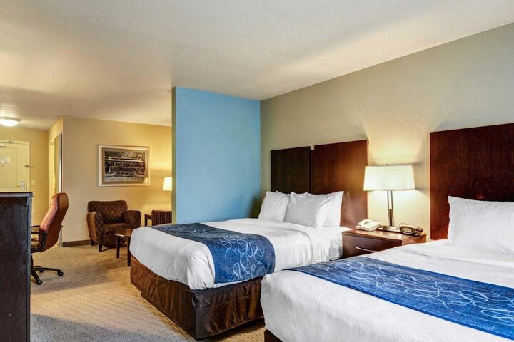 Comfort Suites near Hot Springs Park