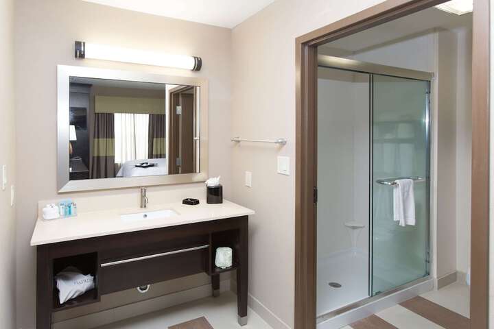 Room 34 of 48