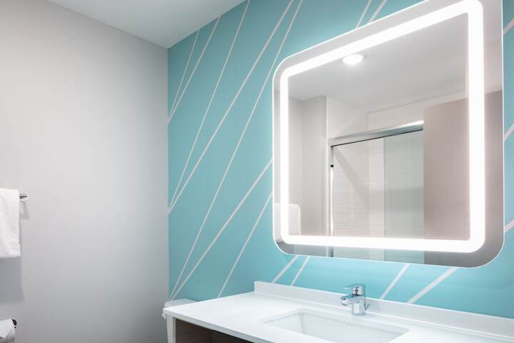 avid hotel Roseville - Minneapolis North by IHG