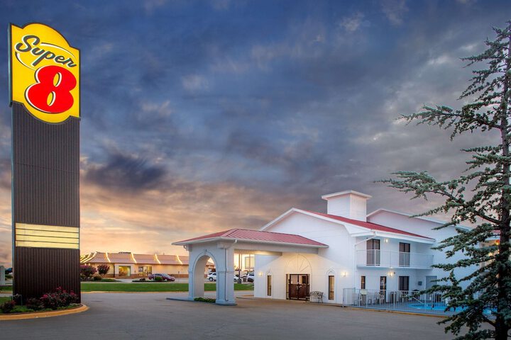 Hotel 2 of 17