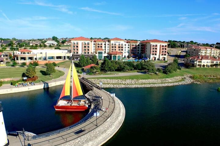Hilton Dallas / Rockwall Lakefront
