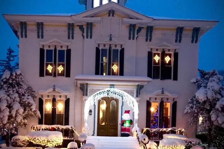 Hotel 4 of 83