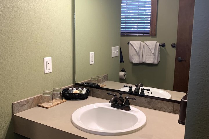 Room 8 of 70