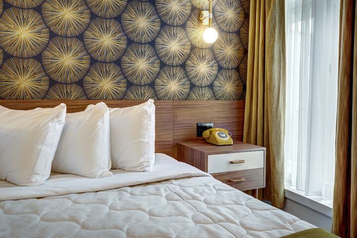 Room 16 of 40