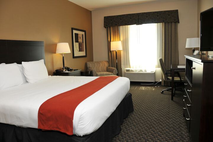 Room 9 of 17