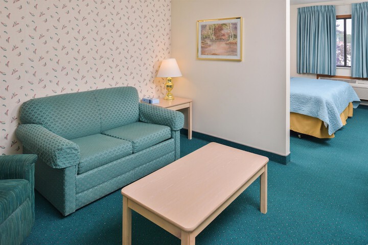Room 8 of 30