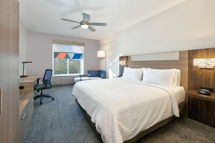 Room 22 of 43