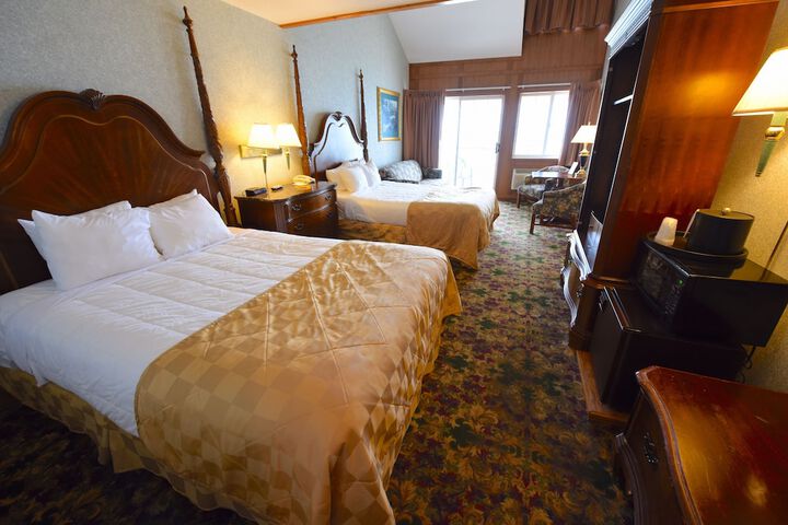 Clarion Hotel Mackinaw City Beachfront