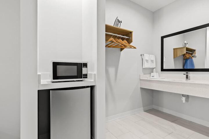 Americas Best Value Inn & Suites Tomball Grand Parkway