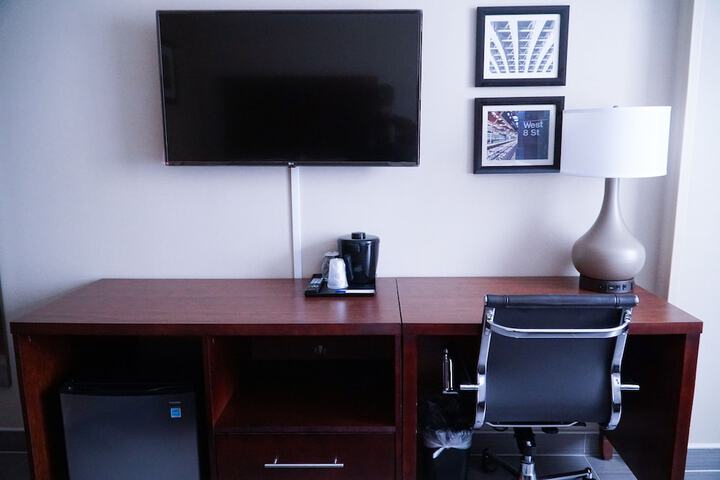 Room 27 of 43