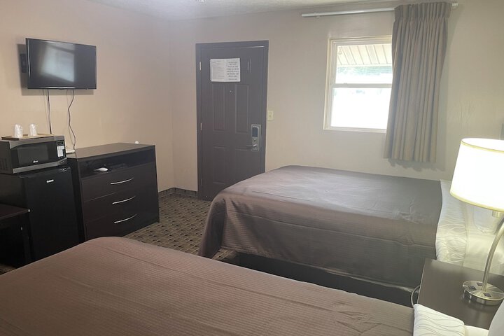 Room 32 of 46