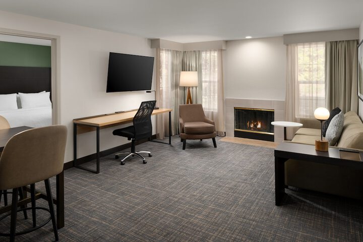 Room 18 of 33