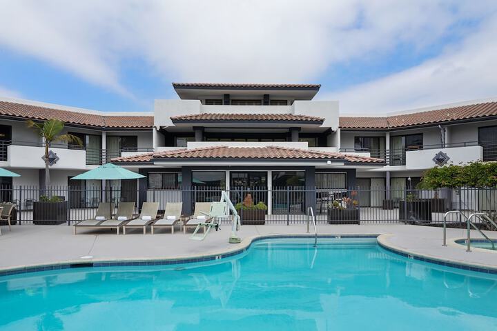 Courtyard by Marriott San Diego Del Mar / Solana Beach