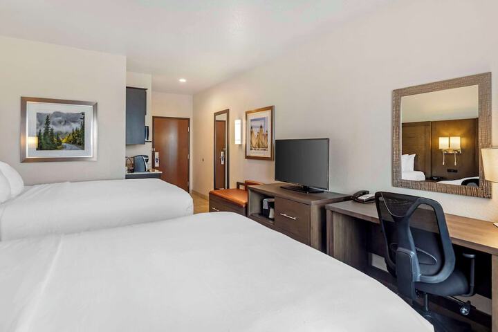 Comfort Inn & Suites Brighton Denver NE Medical Center