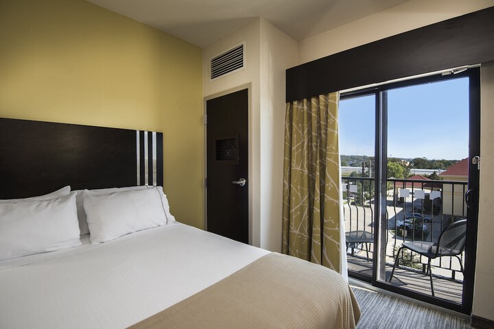 Room 20 of 40