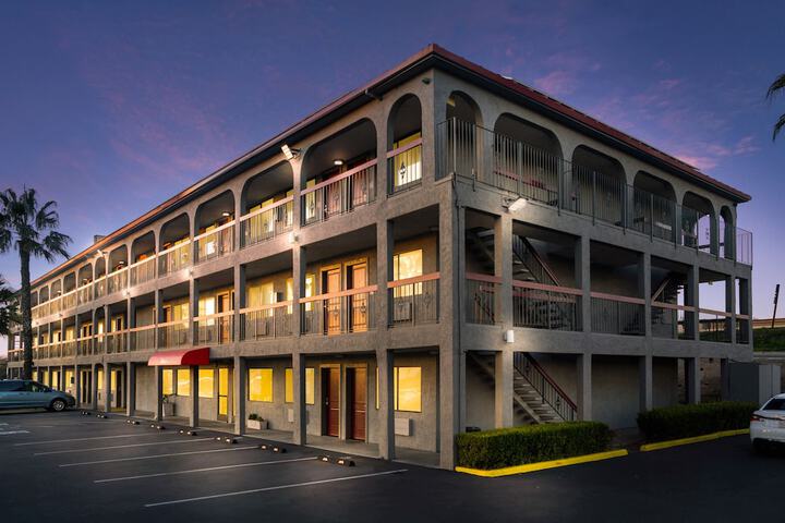 Hotel 3 of 38