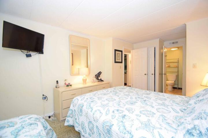 Room 7 of 18