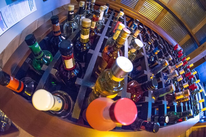 Lounge 64 of 99