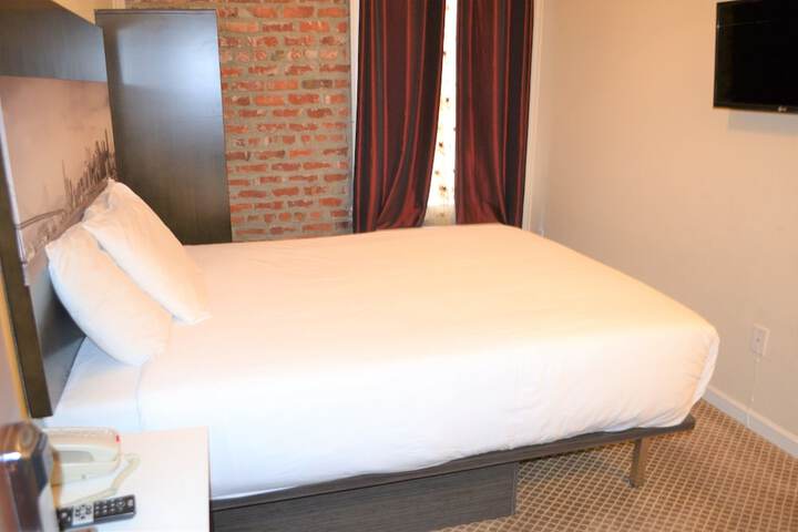 Room 16 of 37