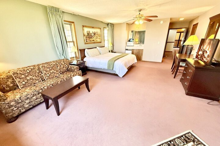 Horseshoe Bay Lodge