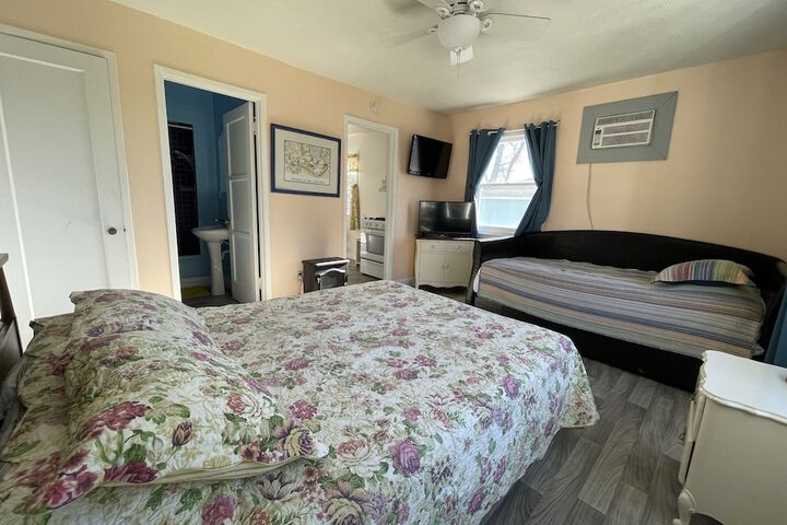 Room 22 of 111