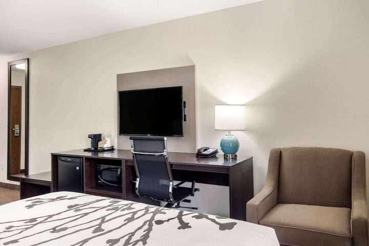 Room 32 of 45