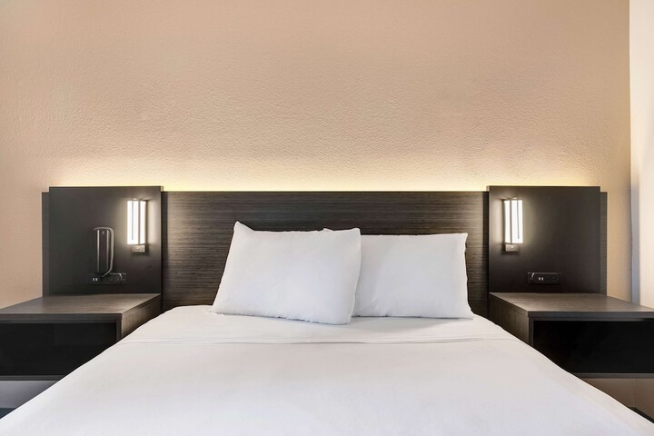 Motel 6 Kirkland WA - North Kirkland