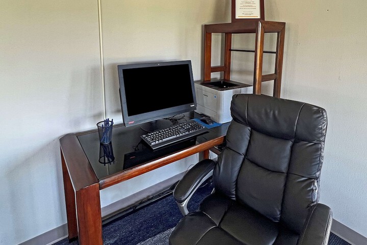 Business Center 34 of 34