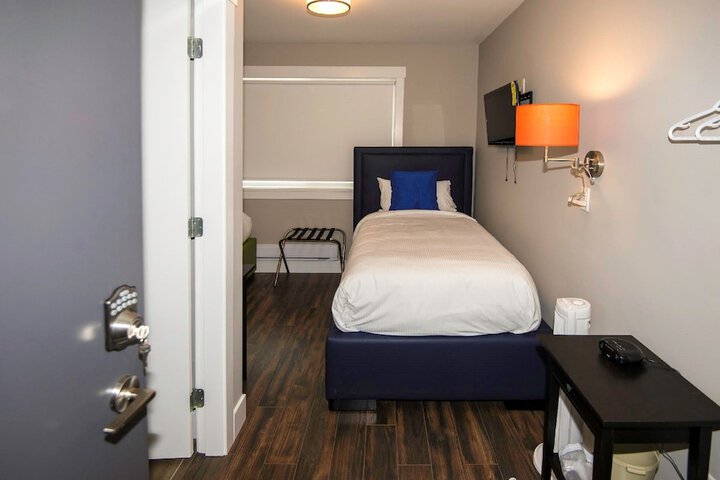 Room 35 of 51