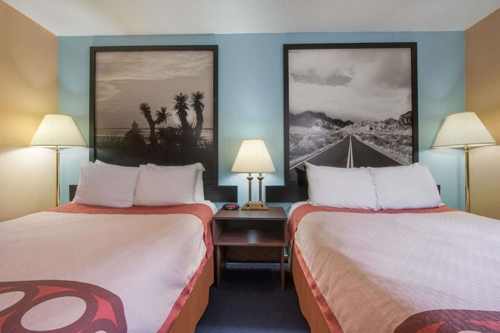 Room 16 of 34