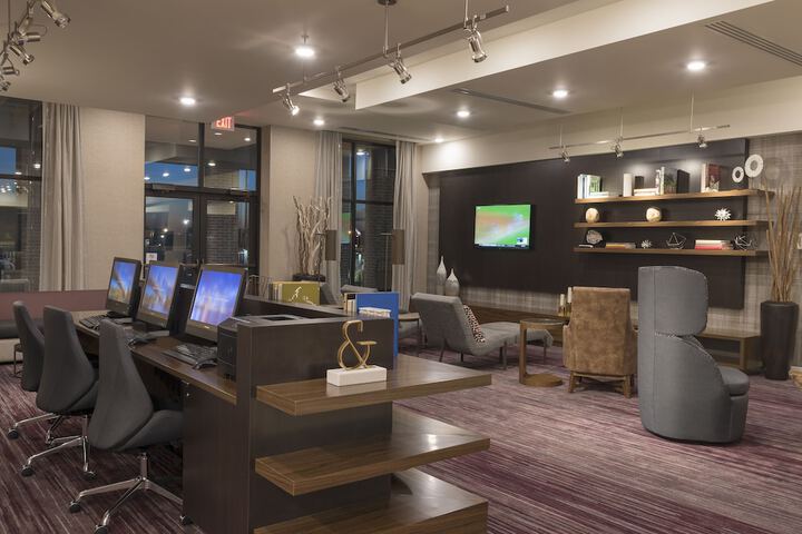 Business Center 48 of 51