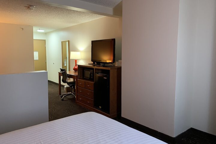 Room 25 of 39