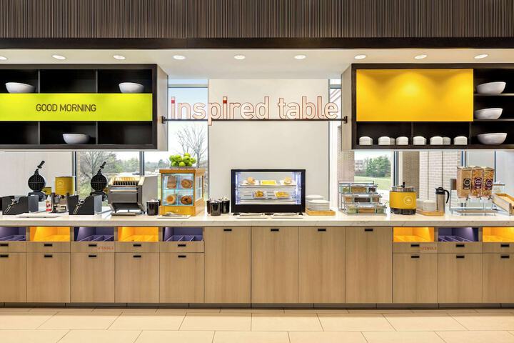 Breakfast/Coffee Service 34 of 46