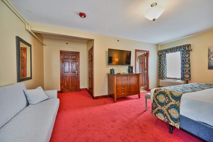 Room 70 of 89
