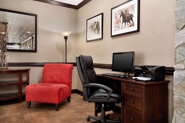 Business Center 13 of 13