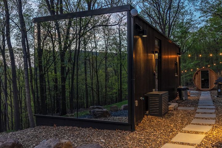 Mirror Villas - Modern Retreat with private hot tubs and mountain view
