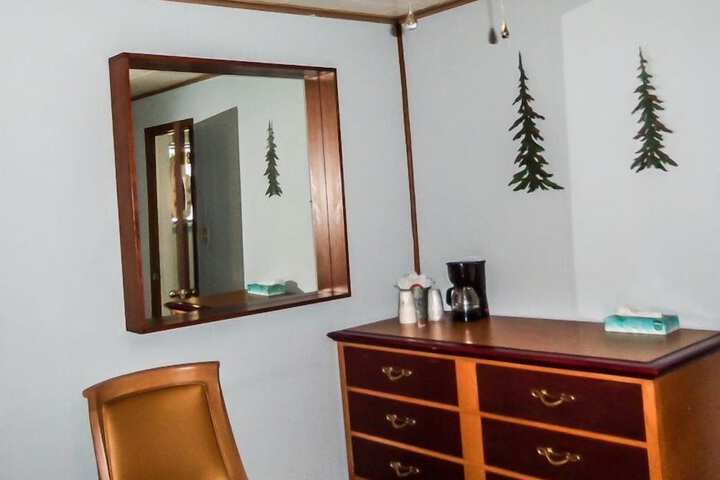 Room 41 of 83