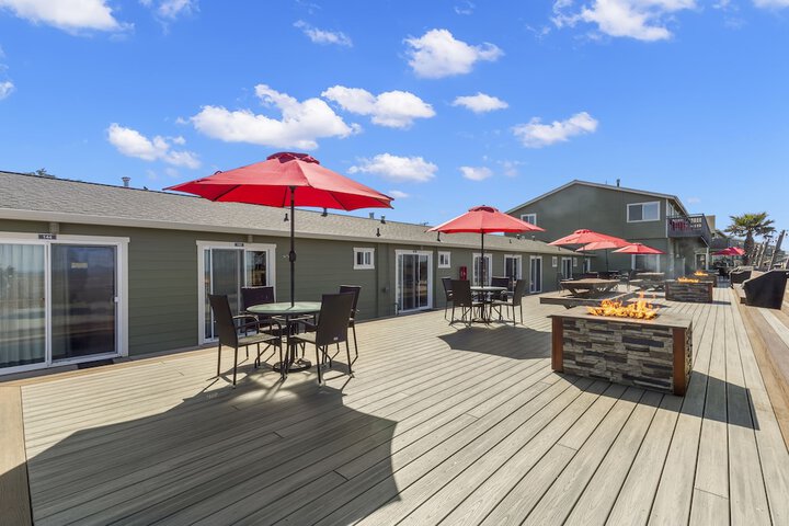 Sundeck 75 of 83